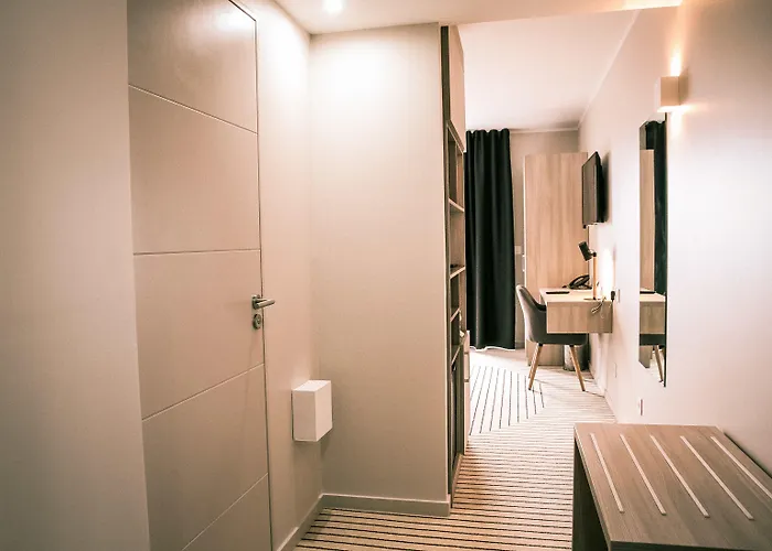 Western Riviera Ξενοδοχείο 4*