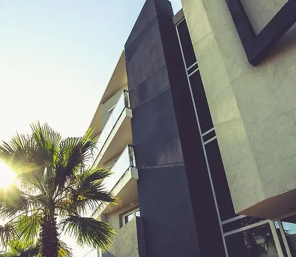 Western Riviera Ξενοδοχείο Αντίμπ