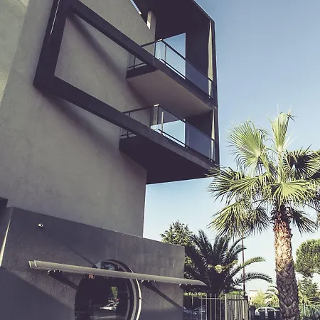 מלון Western Riviera 4*