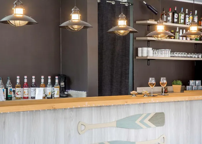 Отель Western Riviera